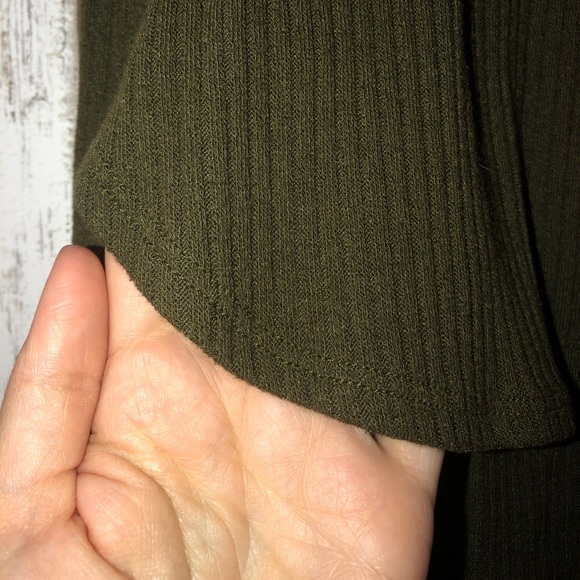 Forever 21 Army Green Shirt - Picture 4 of 6